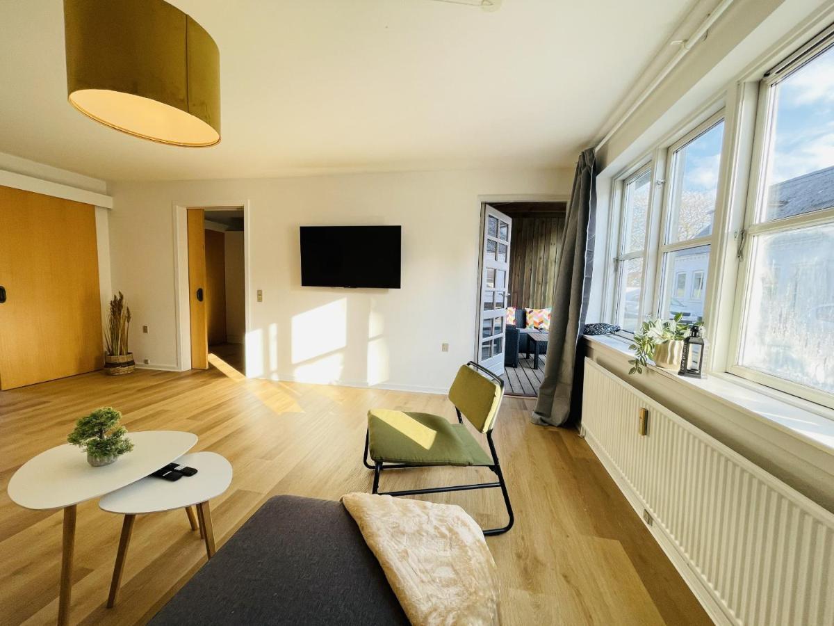 Aday - Central Terrace Apartment In Hjorring Luaran gambar
