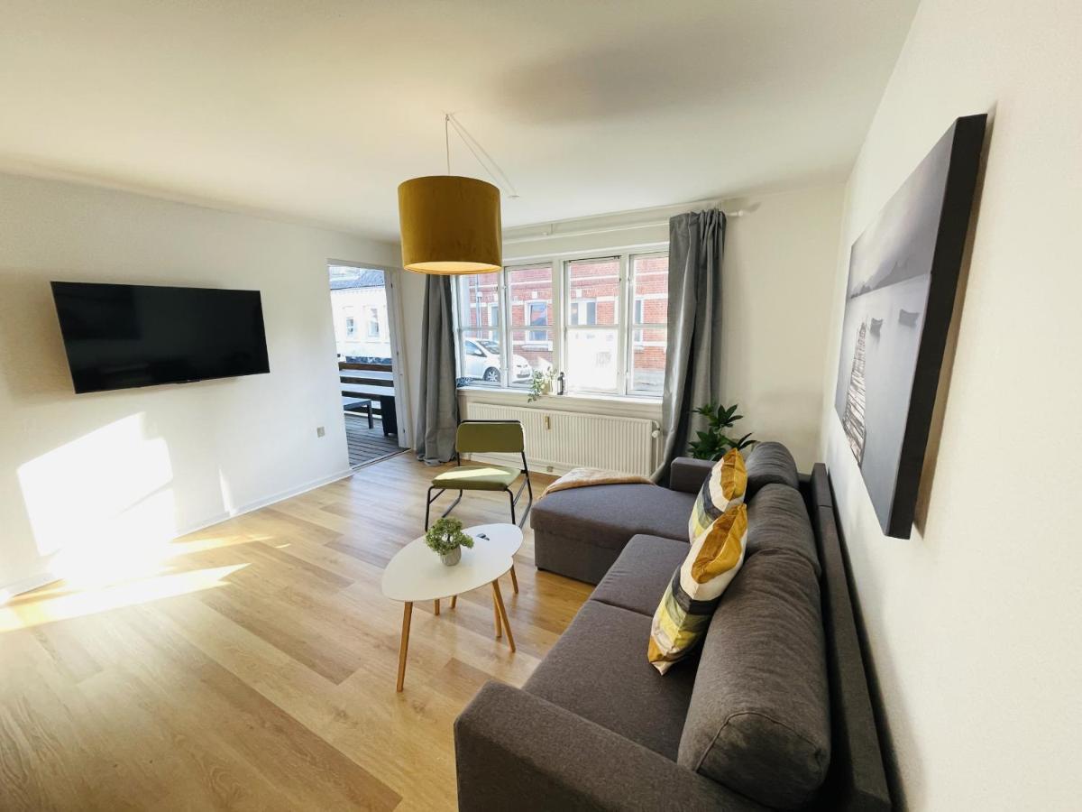 Aday - Central Terrace Apartment In Hjorring Luaran gambar