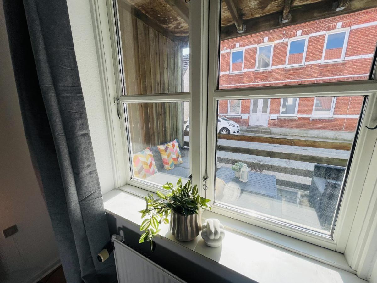 Aday - Central Terrace Apartment In Hjorring Luaran gambar